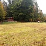 Nyaraló - Na Samote U Lesa