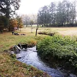 Nyaraló - Na Samote U Lesa